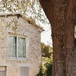 In Einem In Den Huegeln- Mit Garten Und Pool By Interhome Daire *