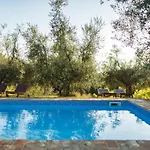 In Einem In Den Huegeln- Mit Garten Und Pool By Interhome Daire