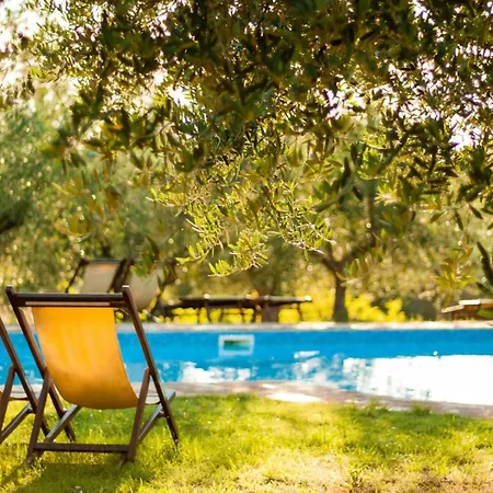 דירה In Einem In Den Huegeln- Mit Garten Un By Interhome