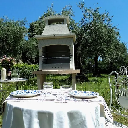 In Einem In Den Huegeln- Mit Garten Un By Interhome פסארו