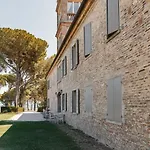 Apartamento In Einem In Den Huegeln- Mit Garten Und Pool By Interhome Pésaro