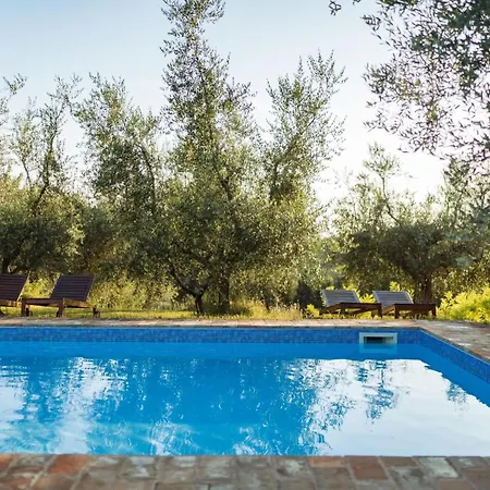 In Einem In Den Huegeln- Mit Garten Un By Interhome Apartamento